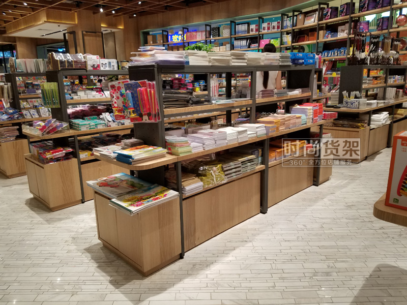 書本展臺(tái)中島架